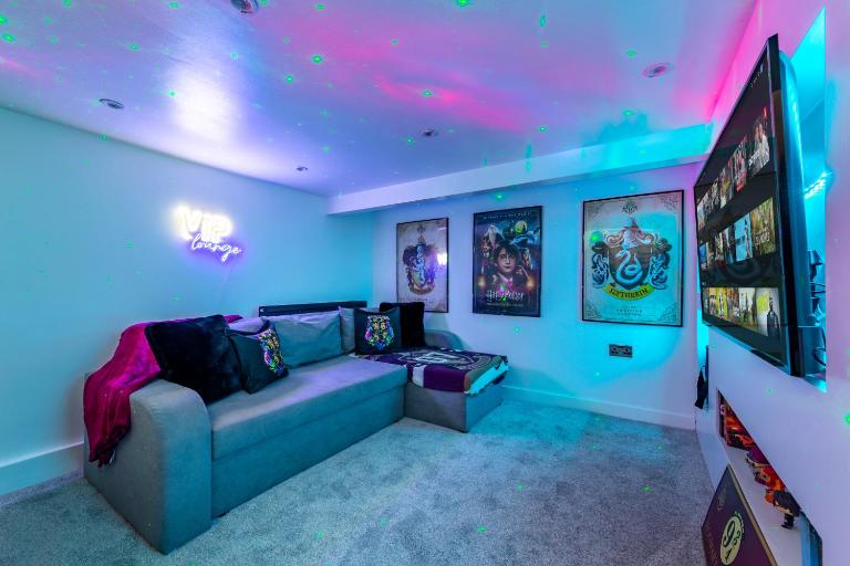 The Hogwarts Retreat - Cinema Room - Parking - B&B Watford