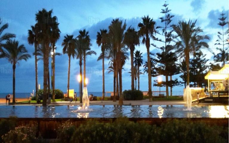 Moderno Apartamento en 1a Linia de mar en Salou. - B&B Salou