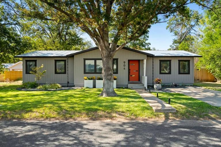 Orange You Glad - 3 BR - Hot Tub - Firepit - B&B Fredericksburg