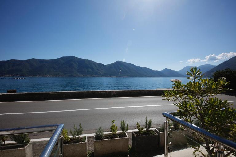 Waterfront Apartments - B&B Kotor