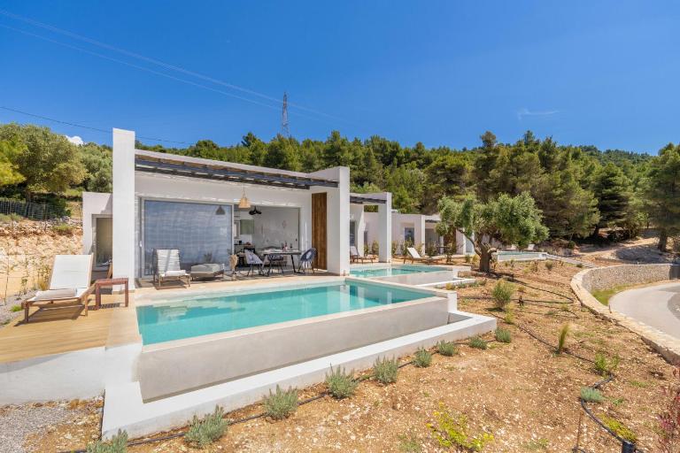 Mellamare Luxury Suites - Bed and Breakfast Athánion