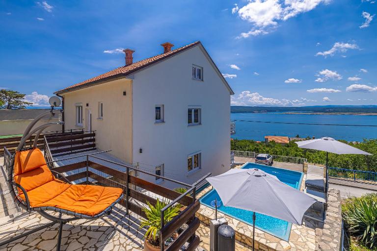 Hot Tub, Pool & Stunning View #Guest House Stella# - B&B Dramalj
