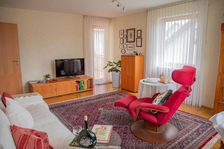 FeWO - Ihr Zuhause auf Zeit in Höchberg - Ferienwohnung Höchberg