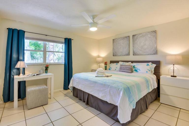 Coconut Cove Mid-long term stays available Walk to Downtown Trolly to BEACHES - Ferienwohnung Sarasota