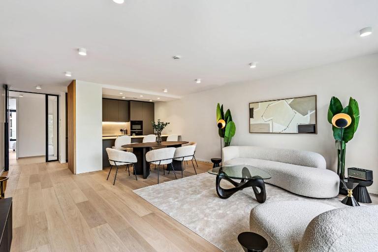 Spacious 6th-Floor Gem: Modernity Meets Comfort - Bed and Breakfast Luxemburg