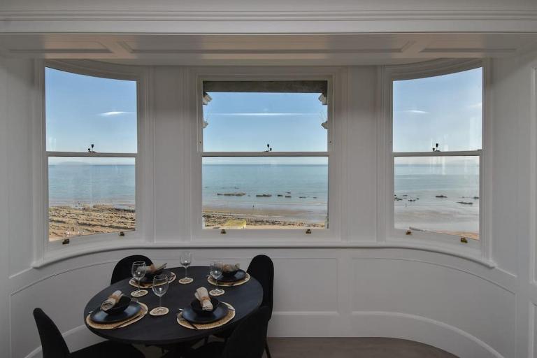 Amazing Seaview - 2 bedroom, 2 bathroom - Ferienwohnung Saint Leonards-on-Sea