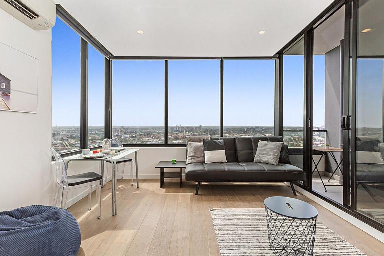 Sunshine CBD Apt with Stunning Views plus Pool - Chambres d'hôtes Melbourne
