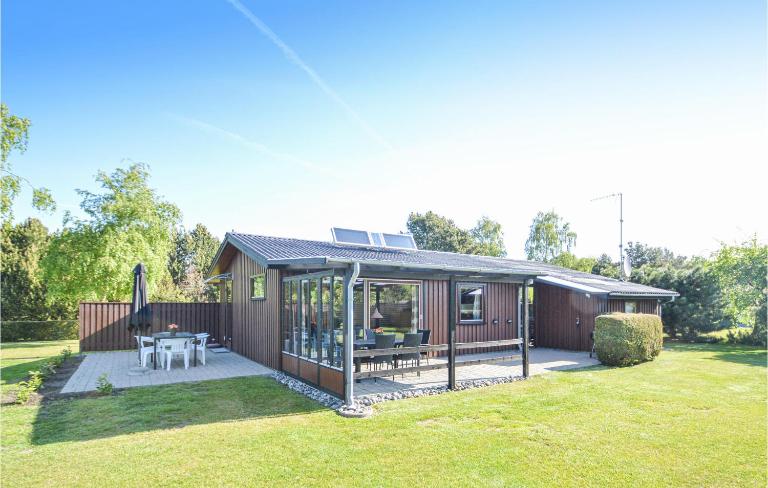 3 Bedroom Stunning Home In Væggerløse - Bed and Breakfast Marielyst
