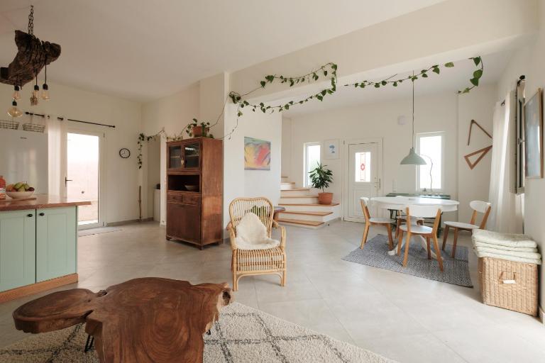 Zacharenia Cozy House with Sea Views - B&B Avliótes