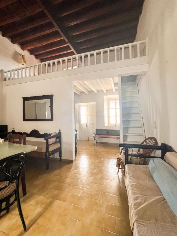 Patmos Traditional Cottage in Chora with majestic views - Bed and Breakfast Pátmos