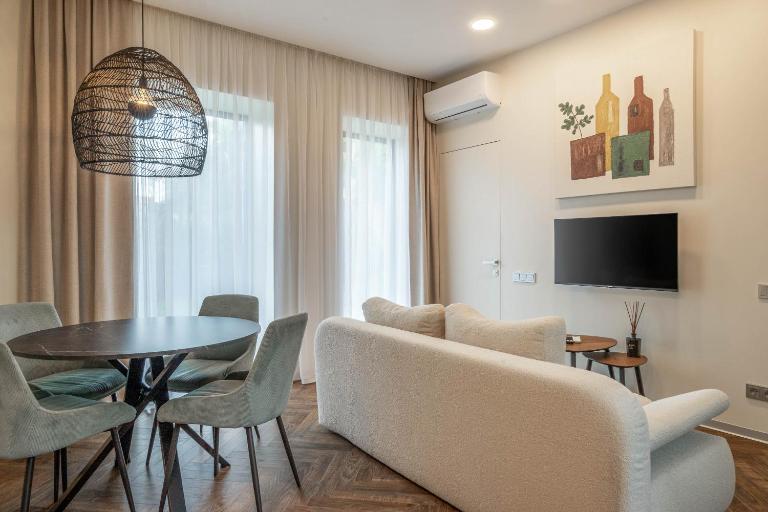 GREEN HOUSE Apartments with Parking and BIKE storage - Bed and Breakfast Klaipėda