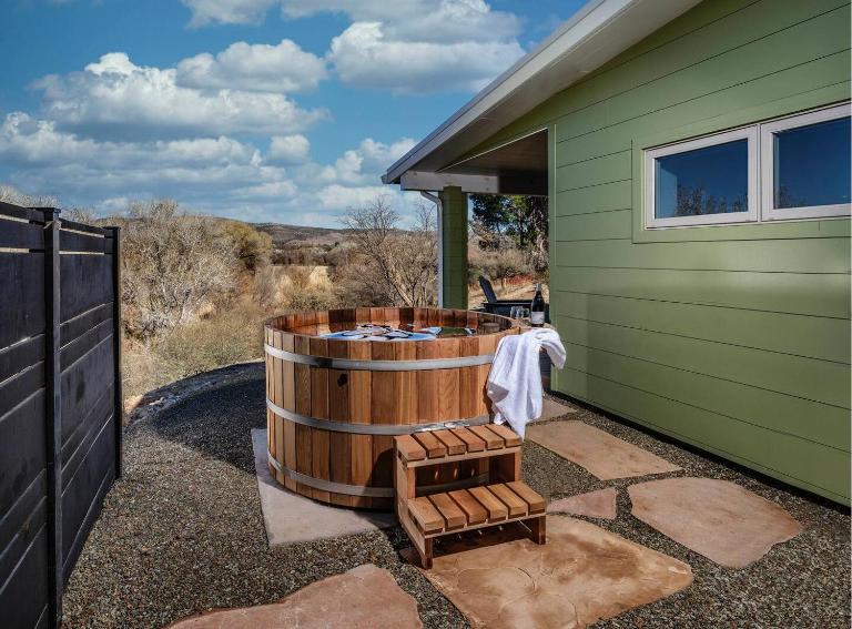 Pitchner Place Creek, Hot Tub, Wine Country - Bed and Breakfast Cornville