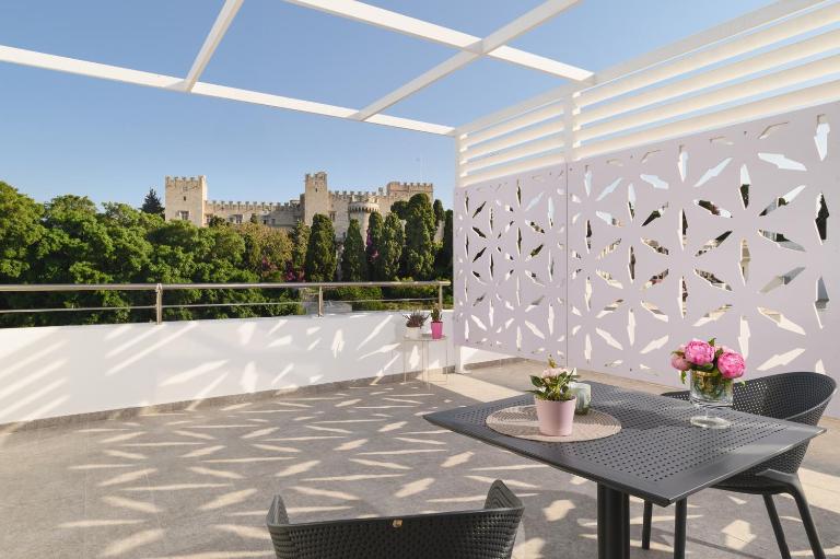 Castelo View Luxury apt - B&B Rodi