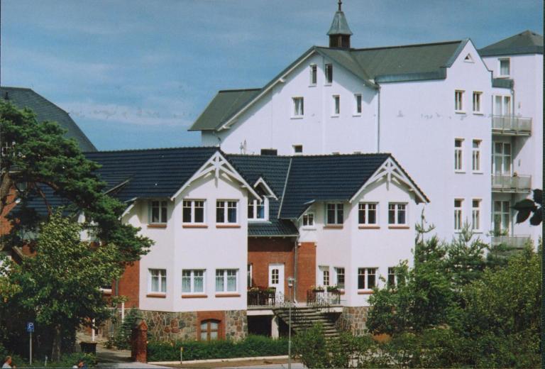 Haus Roseneck 60 m zum Strand - B&B Ostseebad Zinnowitz
