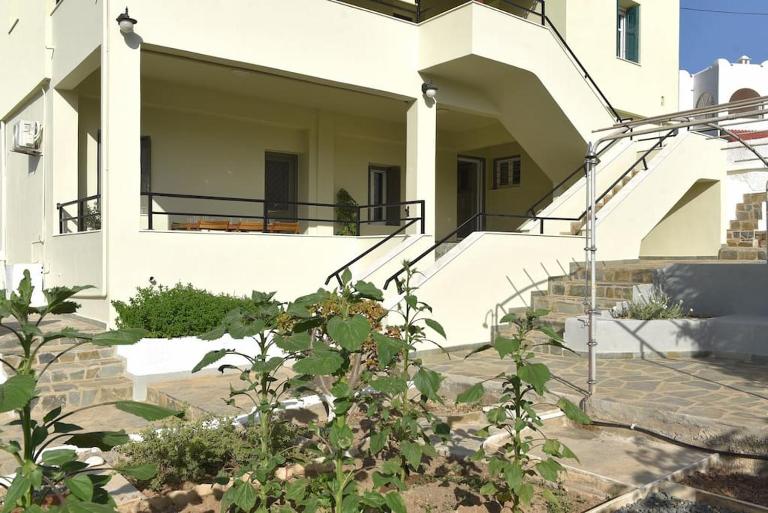 Krios Summer Stay - B&B Ermoupoli
