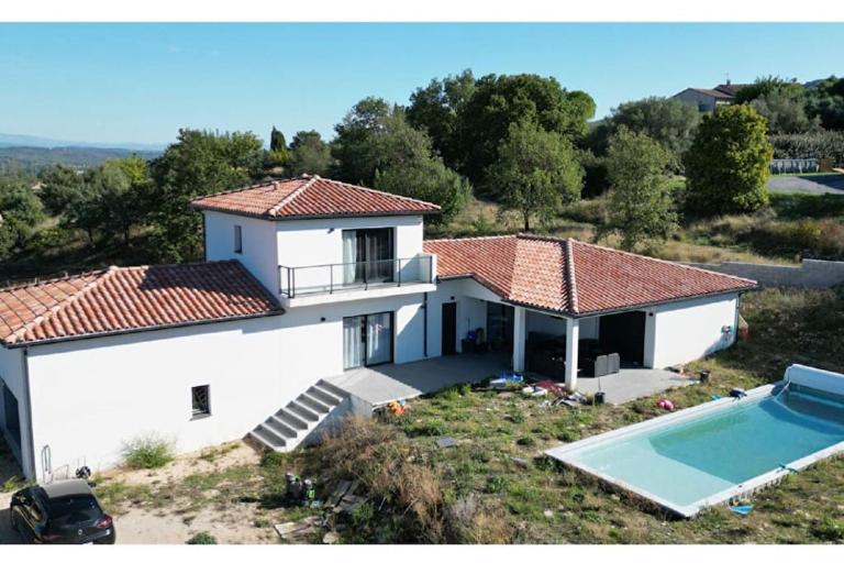 Magnifique villa proche ruoms vallon pont darc - B&B Grospierres