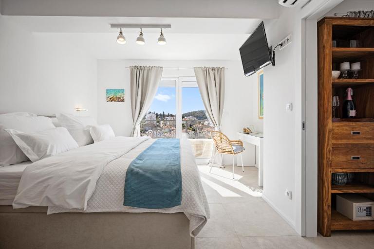 Stunning seaview retreat with terrace - Bed and Breakfast Hvar