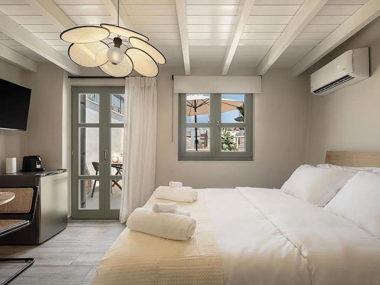 Steki Luxury Room 3 - B&B Chania