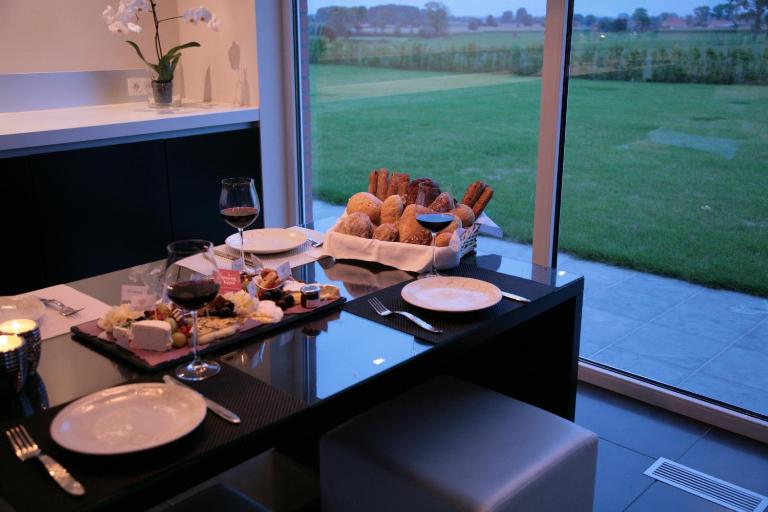 B&B Kanegem Onverbloemd - Bed and Breakfast Tielt