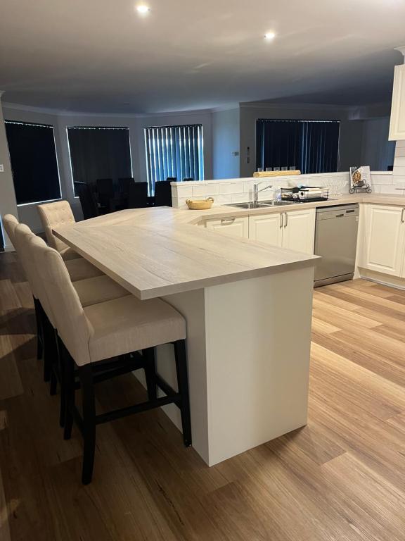 Madora Bay Beach House - B&B Mandurah