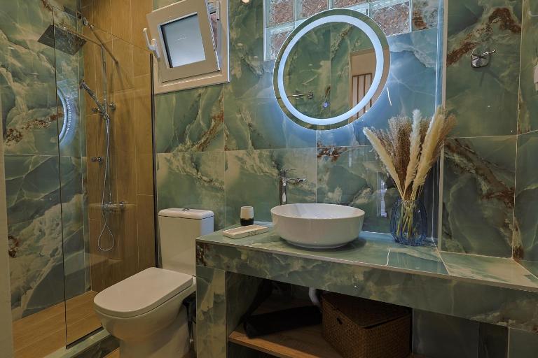 Gold Waves Luxury Studios by Pieria Riviera - Bed and Breakfast Paralía