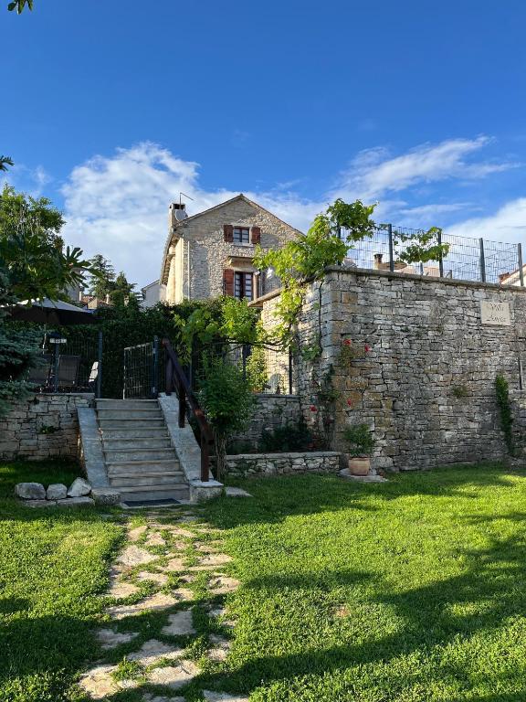 Aneta authentic Istrian House with pool & garden - Pet Friendly - Ferienwohnung Žminj