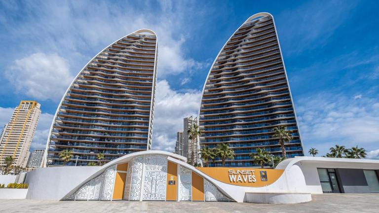Sunset Waves Resort with sea views - Ferienwohnung Benidorm
