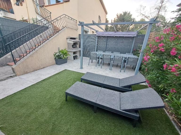 La Villa Castel - Haut de villa - parkings- 3 chambres - 8 couchages - jardin - barbecue - Ferienwohnung Cagnes-sur-Mer