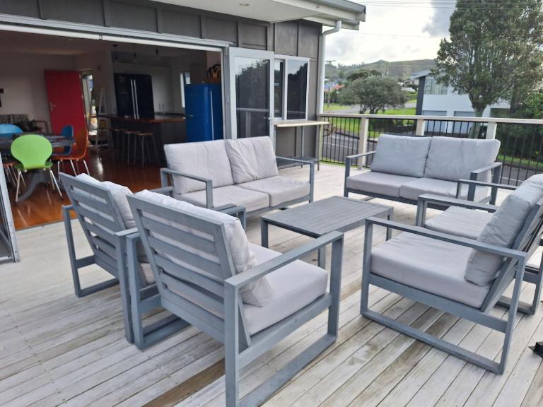 The Beach Bach - B&B Waihi Beach