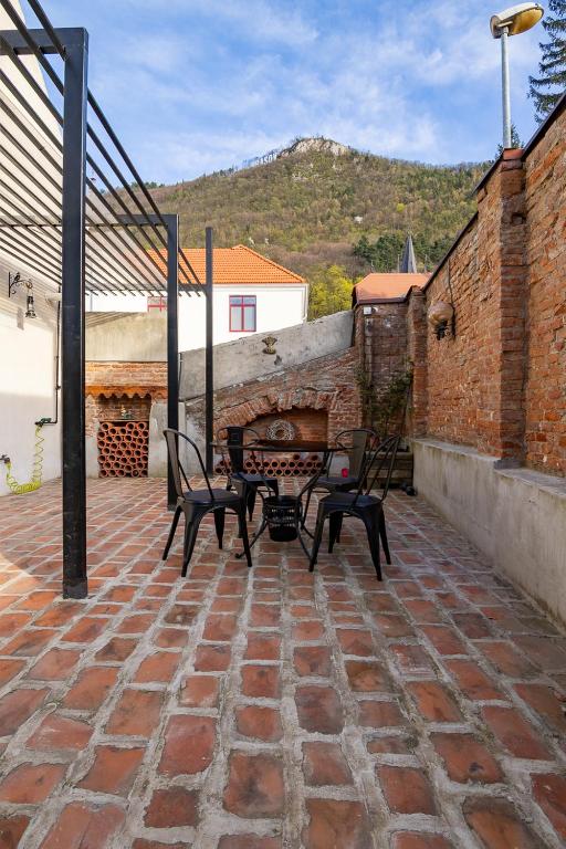 Iconic View Terrace - 2 Private Suites - B&B Brasov