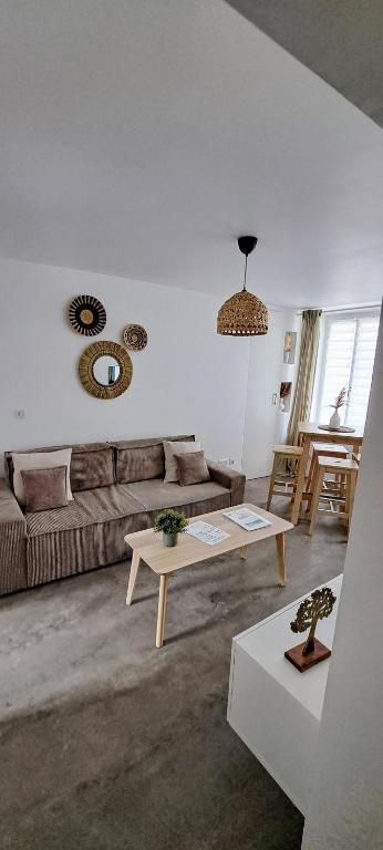 Le balinais , en hyper centre rue au calme avec parking - B&B Cherbourg
