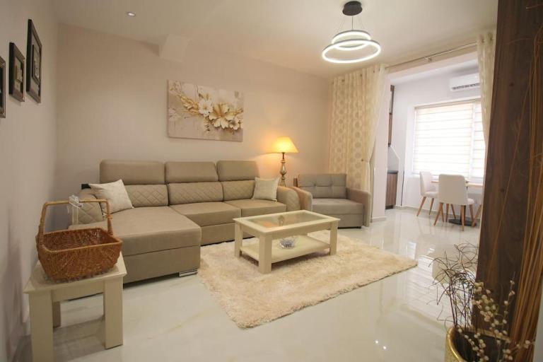 Deluxe Apartment Saranda - Bed and Breakfast Sarandë