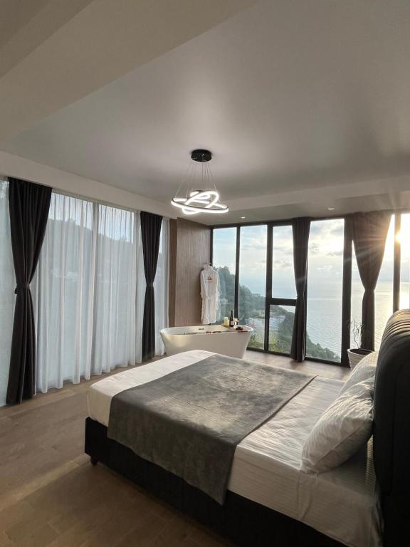 Modern Villa - infinity pool & Panoramic Sea View - Ferienwohnung Kvariati
