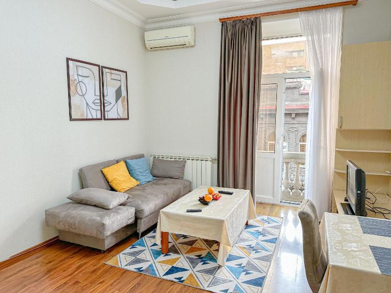 Квартира с Французским балконом - B&B Ereván