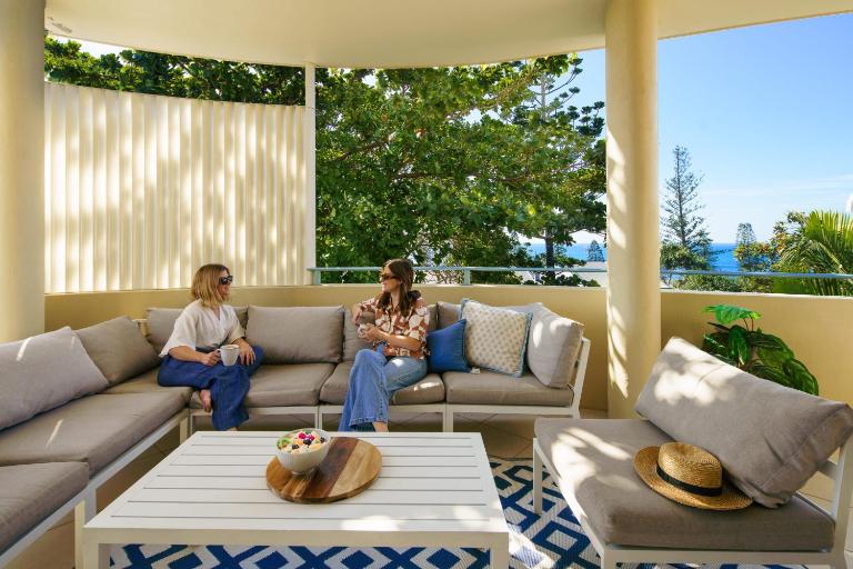 Live like a local In The Heart of Moffat Beach - B&B Caloundra