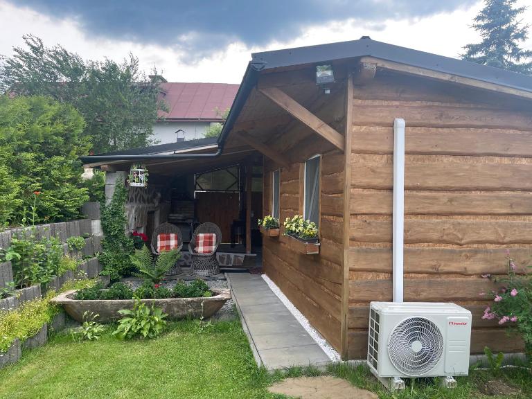 Chatka v záhrade Mango Chill - B&B Brezno