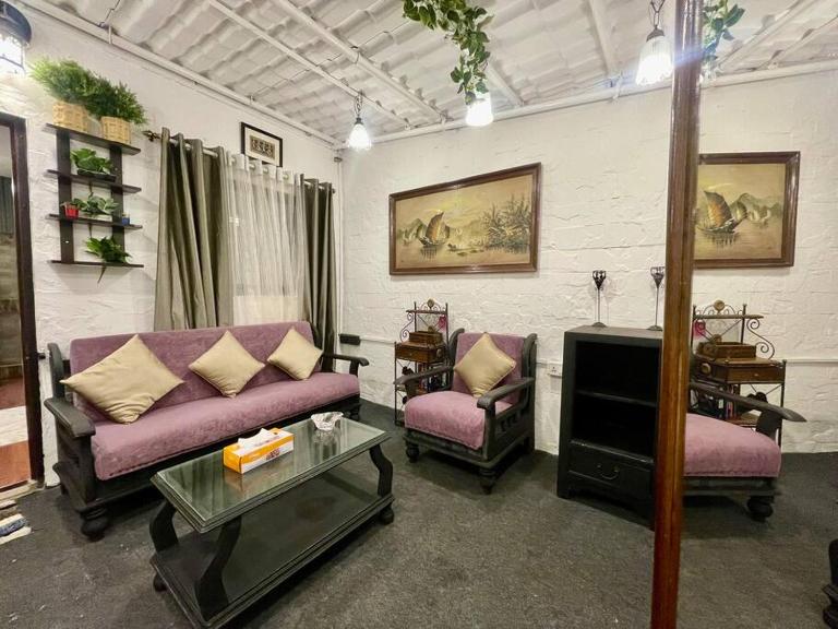Independent Garden Cottage-Bandra-Carter road - Ferienwohnung Mumbai