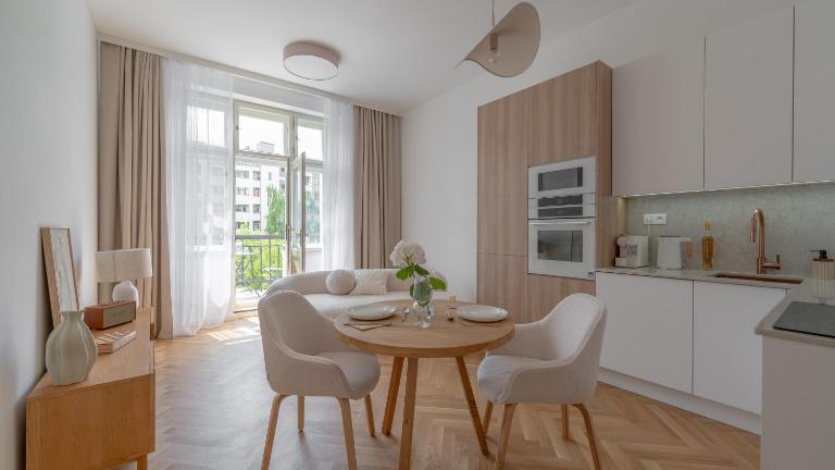 Apartment in the Clouds Letná - Luxury with Romantic Balconies in Quiet Centre of Prague - Chambres d'hôtes Prague