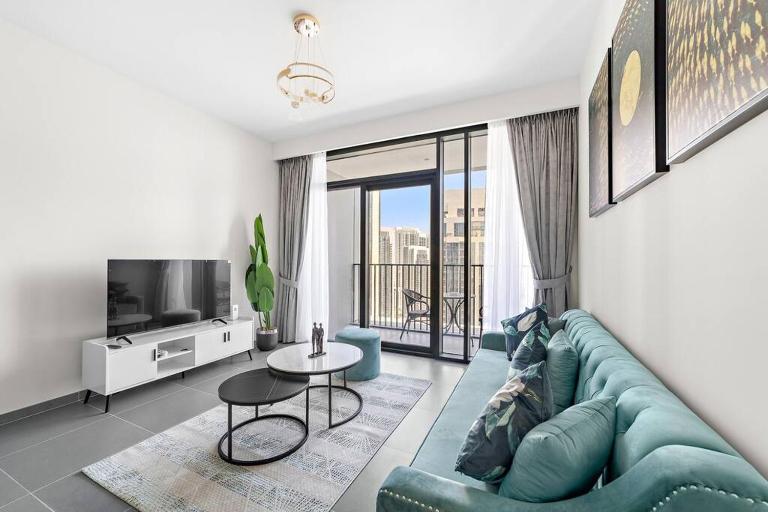 Stylish 1 Bedroom High Floor in Creek Edge - B&B Dubai