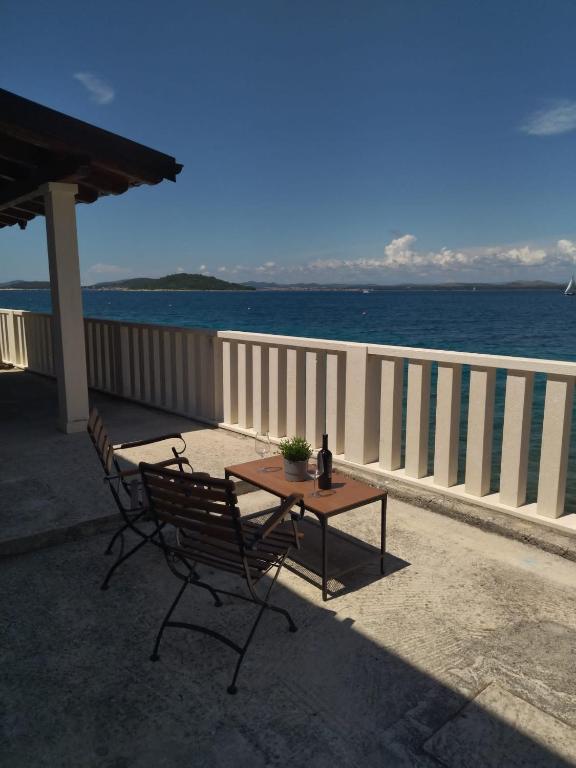 Apartman Maria Zlarin - B&B Zlarin
