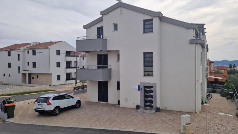 Villa Toni II - Bed and Breakfast Biograd na Moru