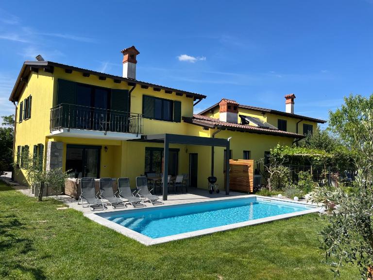 Holiday house Oljka - Bed and Breakfast Kobdilj