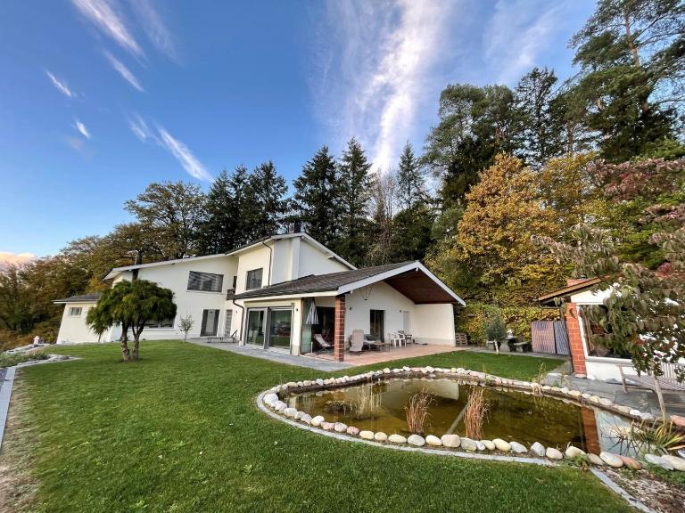 High-End-Haus mit Garten und Extras - B&B Unterkulm