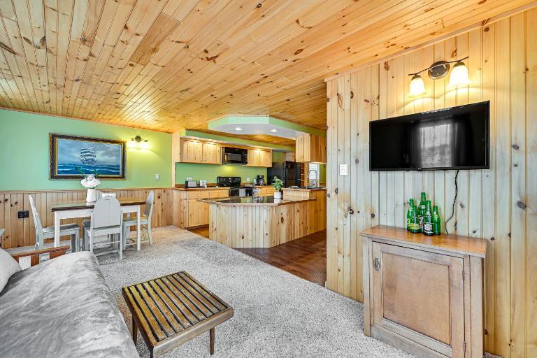 Pet-Friendly Boonville Apt w/ Deck on Main Street! - B&B Boonville