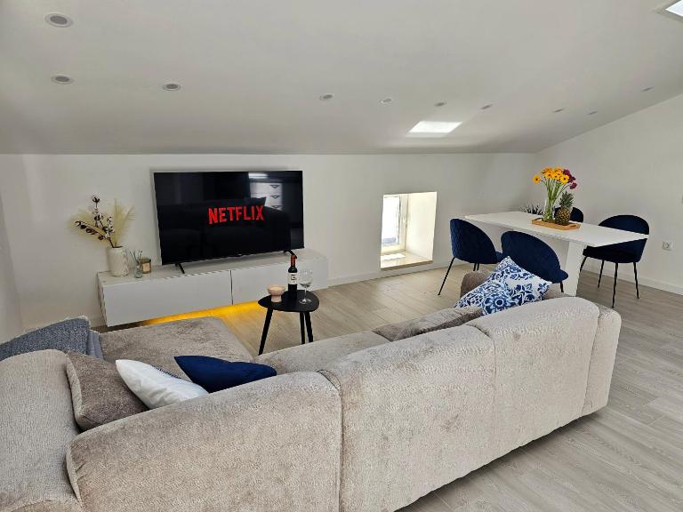 Sea Breeze - Center - Rooftop Terrace - B&B Mali Lošinj