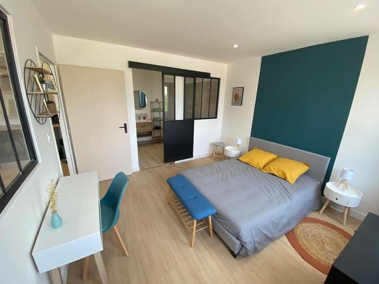 T2 spacieux avec baignoire Balnéo en RdC sur cour - Ferienwohnung Saint-Florentin