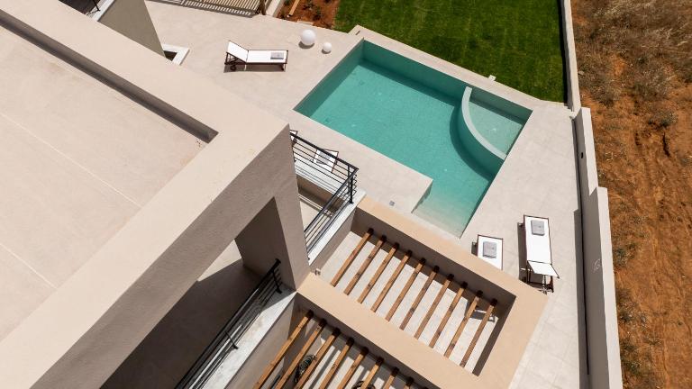 BLUE SKY Luxury Villas in Arkalochori - 4BD Villas with Private Pools - B&B Arkalochóri