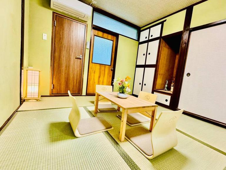 和居 霊羽 日本の伝統を感じる趣ある邸宅 - Bed and Breakfast Osaka