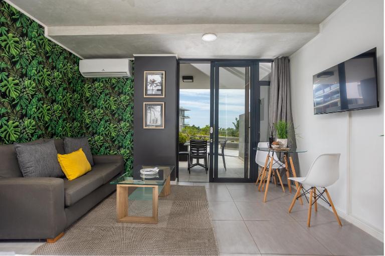 Modern Ground Floor Studio Apartment - B&B Umhlanga
