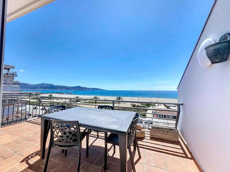 Bahia II 605 - Magnifivo piso vista al mar de 2 ha - B&B Empuriabrava